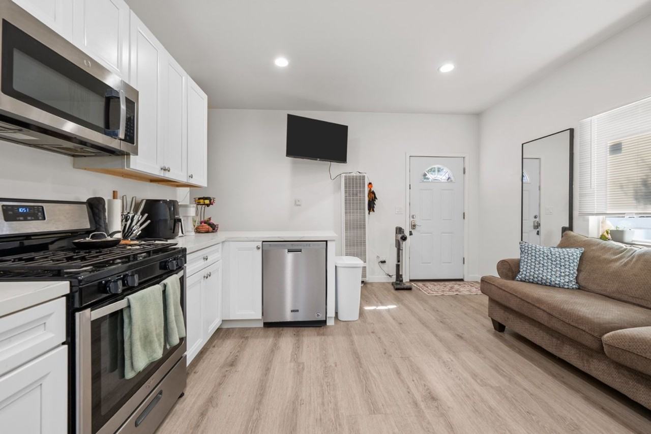 5320 Redding Rd - Photo 4 of 18