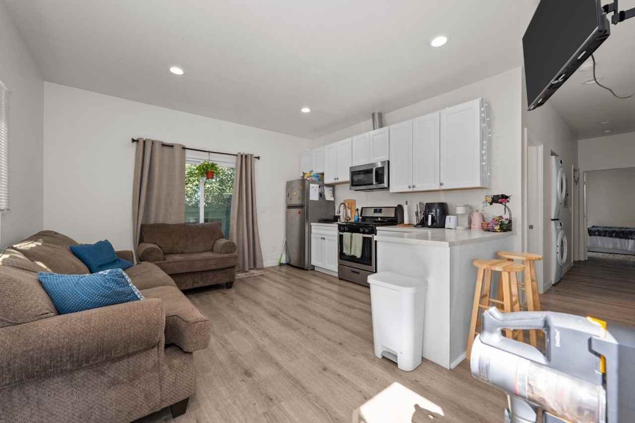 5320 Redding Rd - Photo 6 of 18