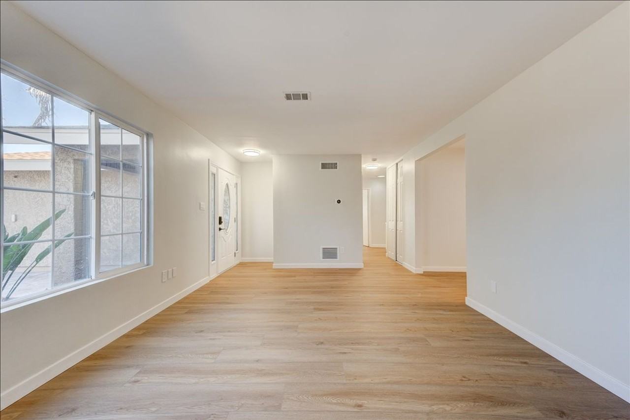 11370 Travis Pl - Photo 3 of 26