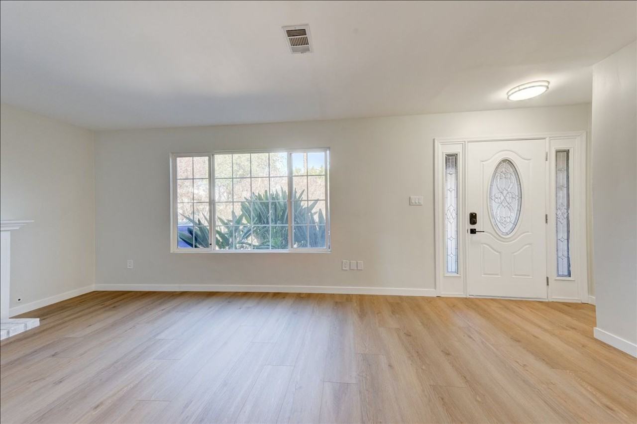 11370 Travis Pl - Photo 4 of 26