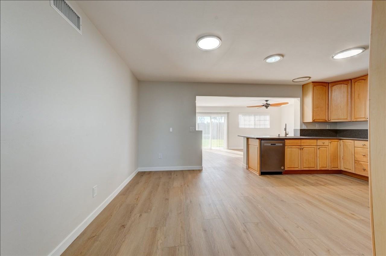 11370 Travis Pl - Photo 5 of 26