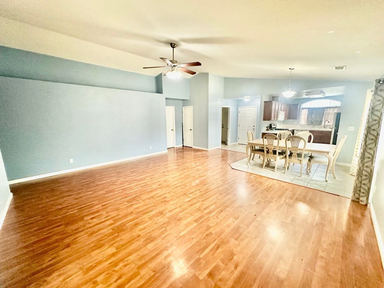 5574 East Tower Avenue - Photo 6 of 22