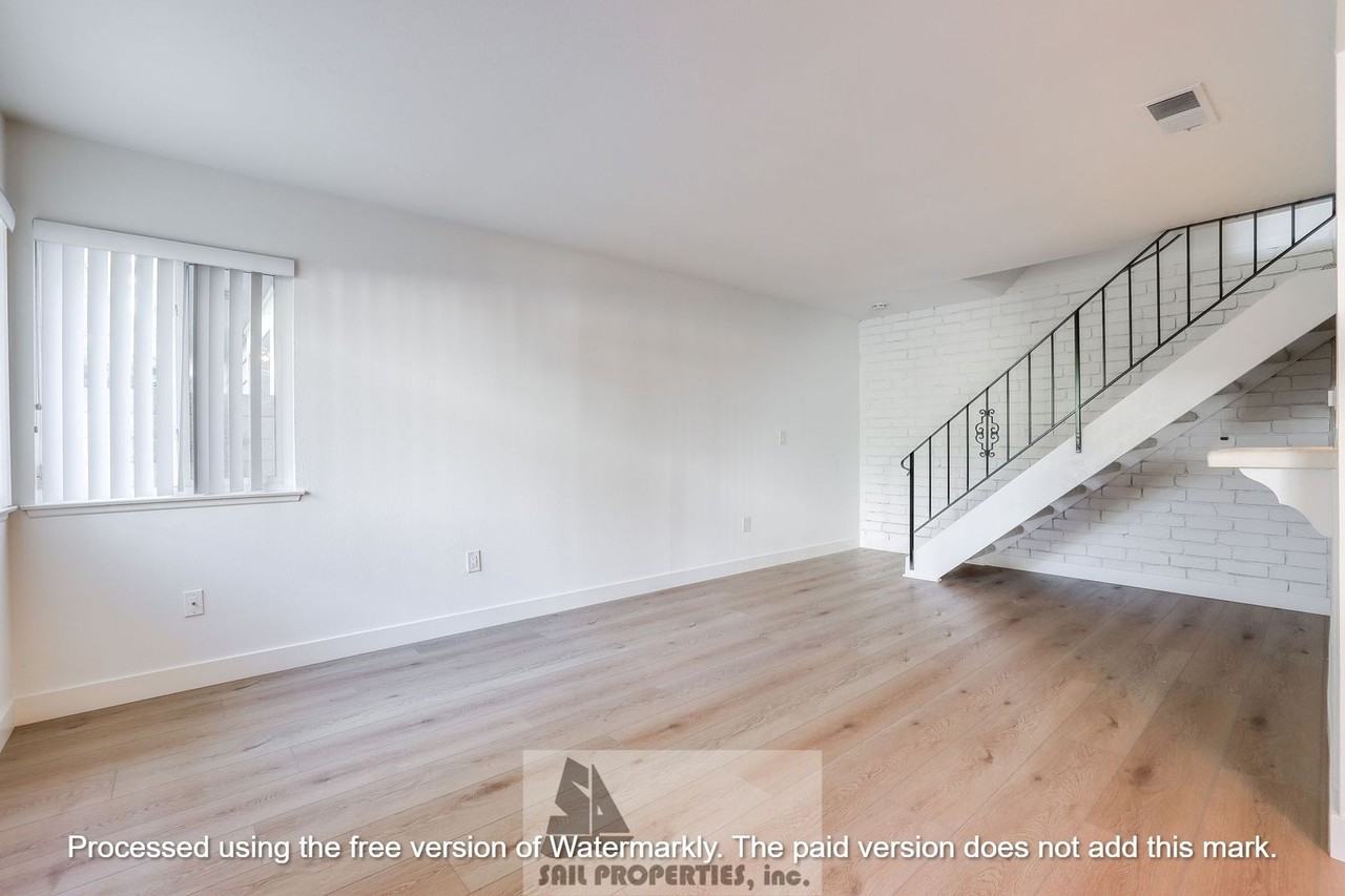 16394 Del Oro Circle - Photo 3 of 13