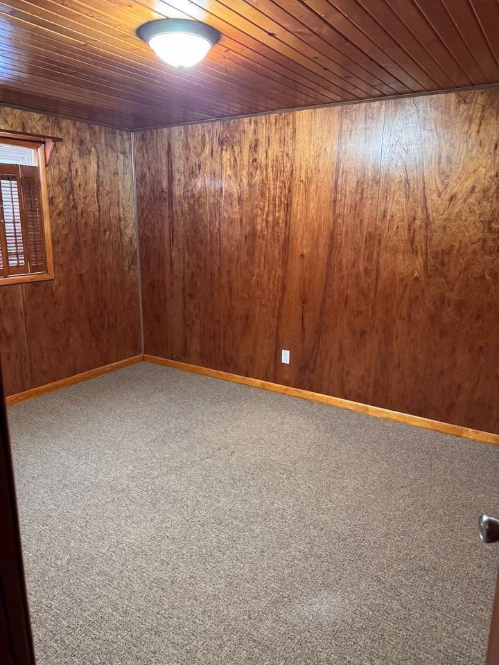 519 Emerson Avenue - Photo 3 of 9