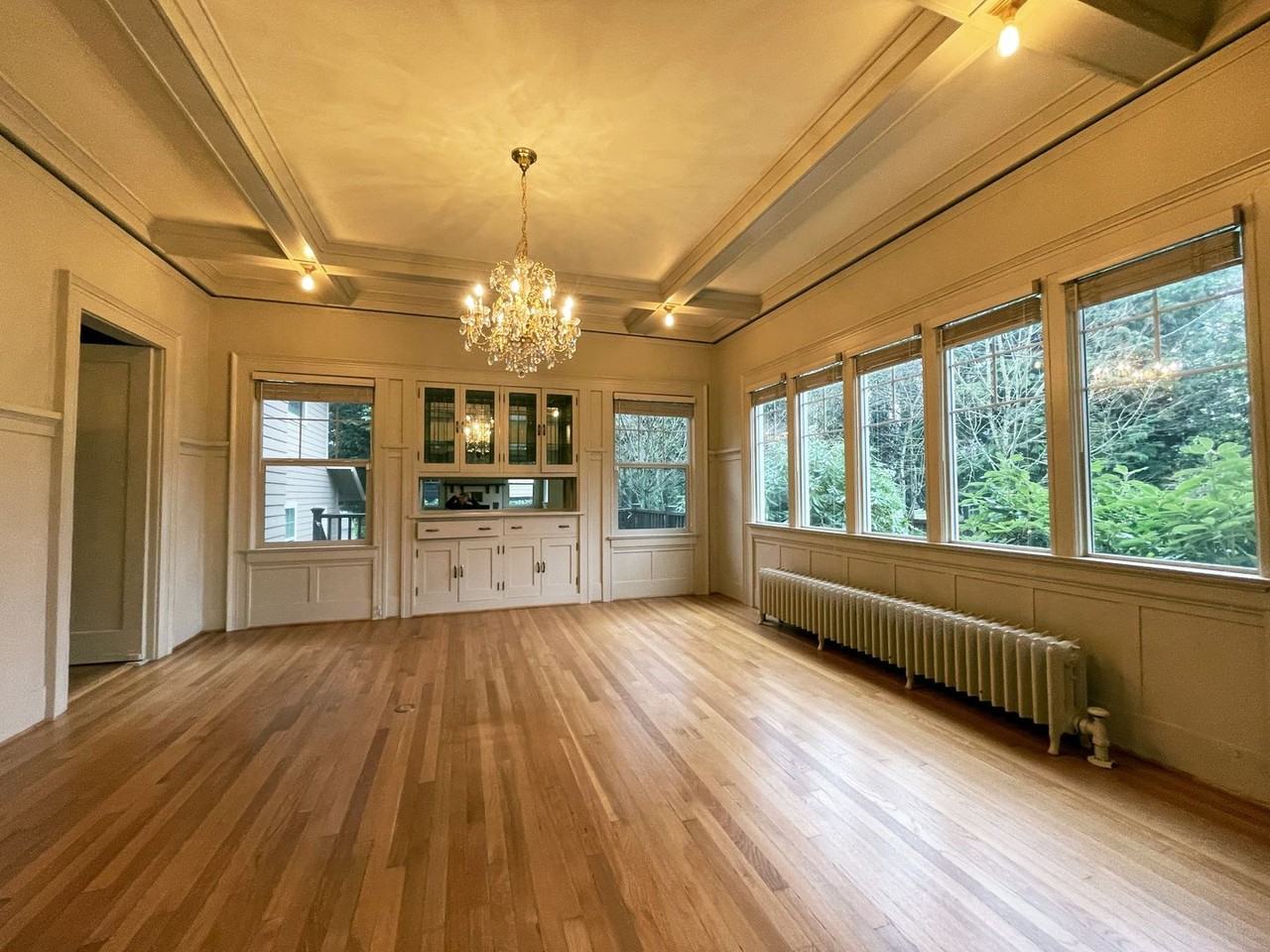 5514 Northeast Halsey Street - Photo 2 of 27