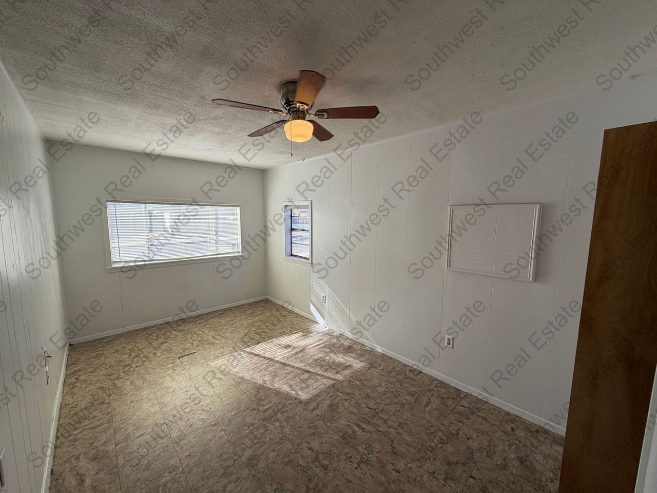 1010 West 14th Street - Photo 5 of 11