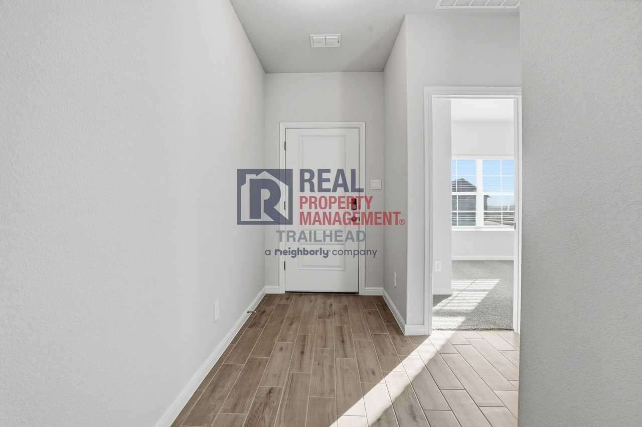 1920 Preakness Drive - Photo 4 of 30