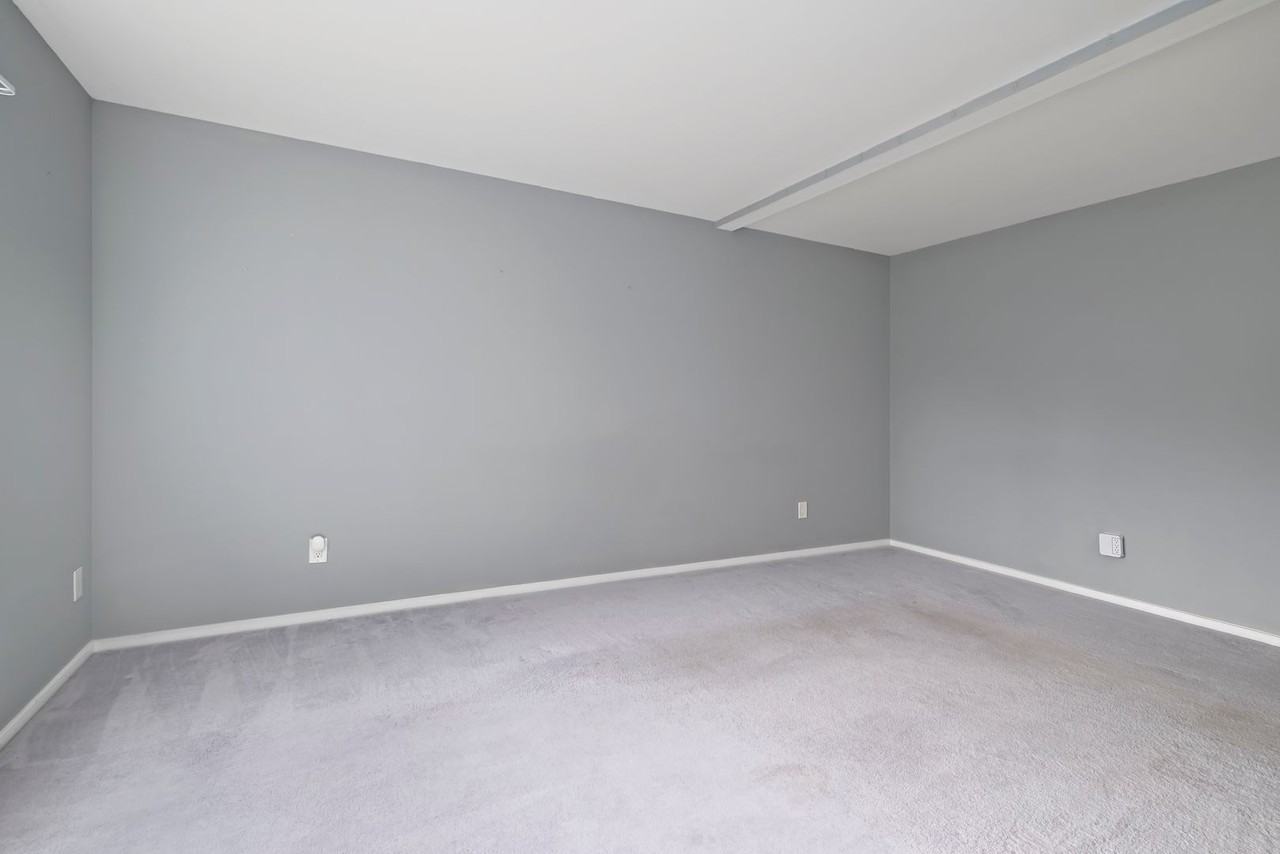 1250 Southwest Heller Road - Photo 7 of 23