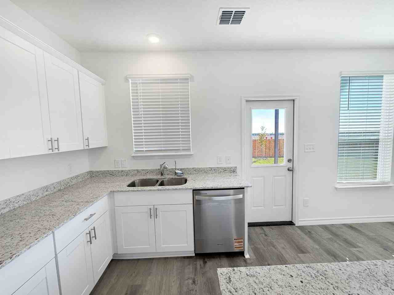 3004 Trumpet Vine - Photo 4 of 27