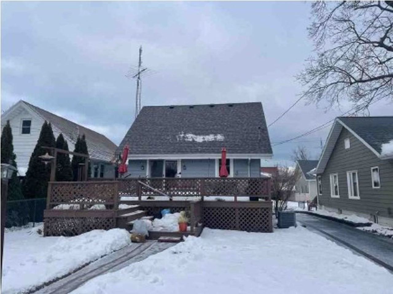 826 Greenwood Avenue - Photo 2 of 2