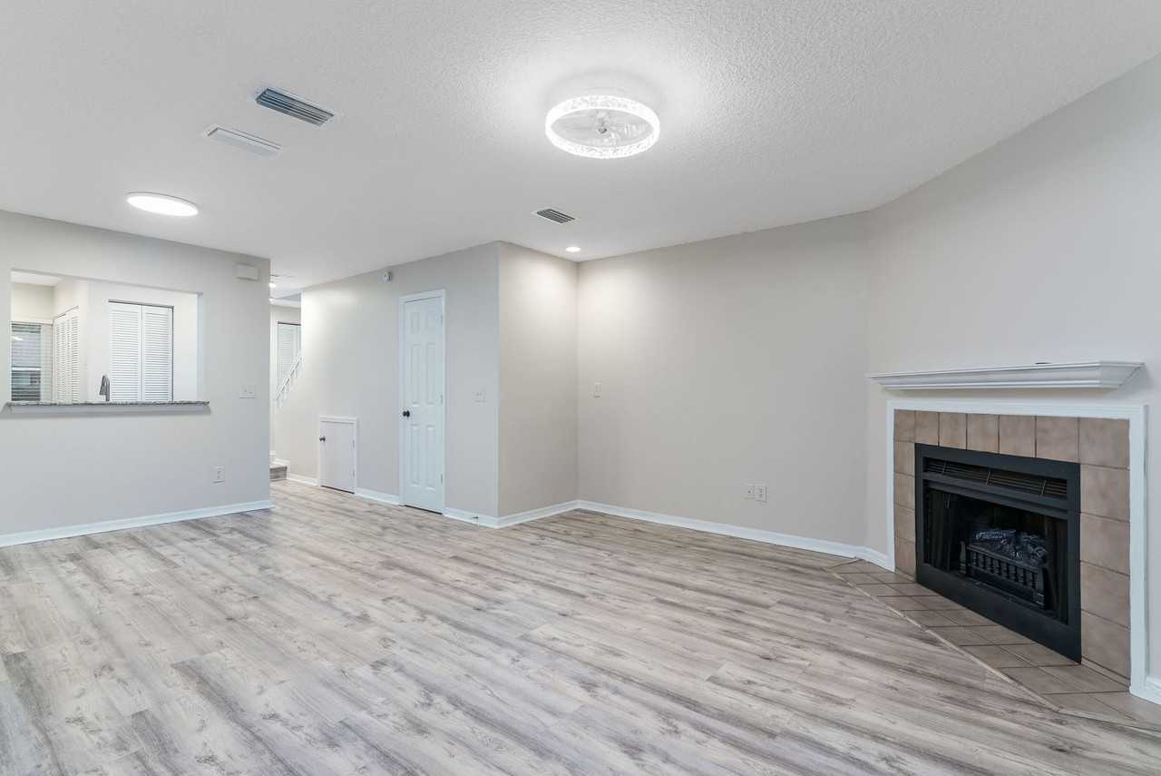 1503 Marsh Cove Lane - Photo 7 of 23