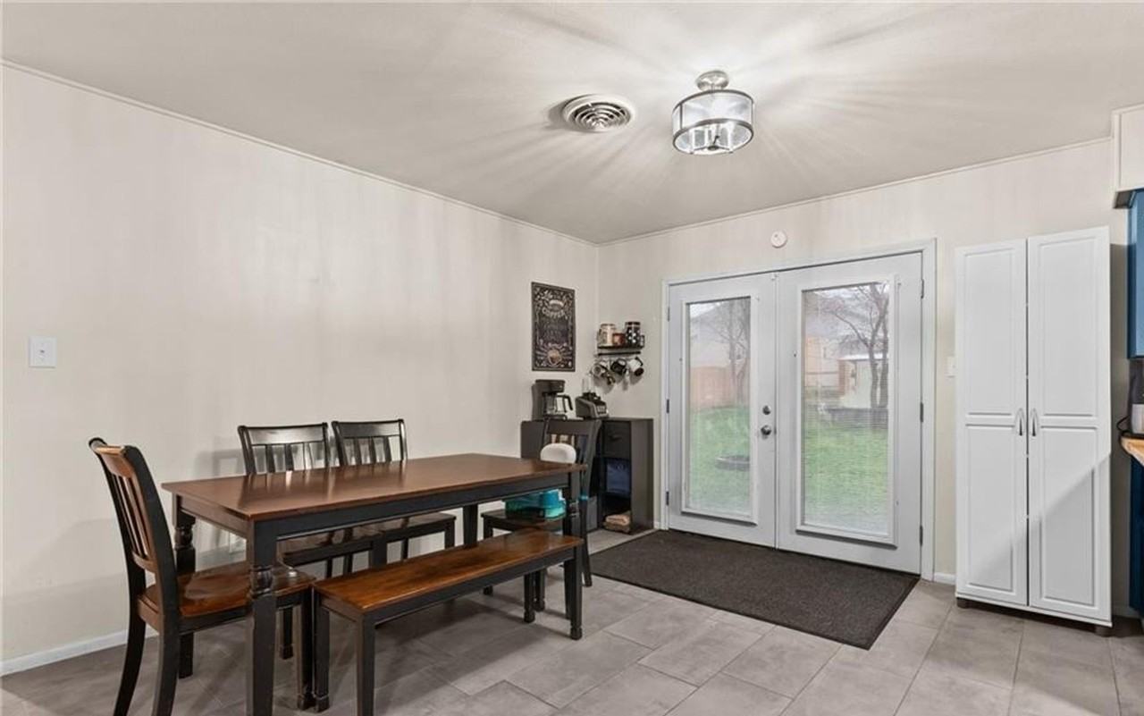 2111 Terrace Drive - Photo 3 of 16