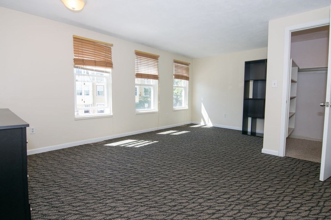 101 Glenville Avenue - Photo 2 of 14