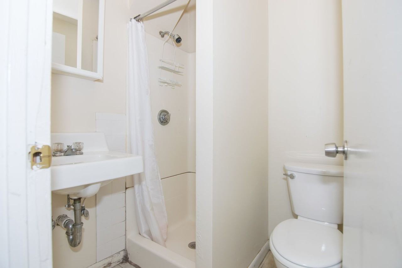 101 Glenville Avenue - Photo 4 of 14