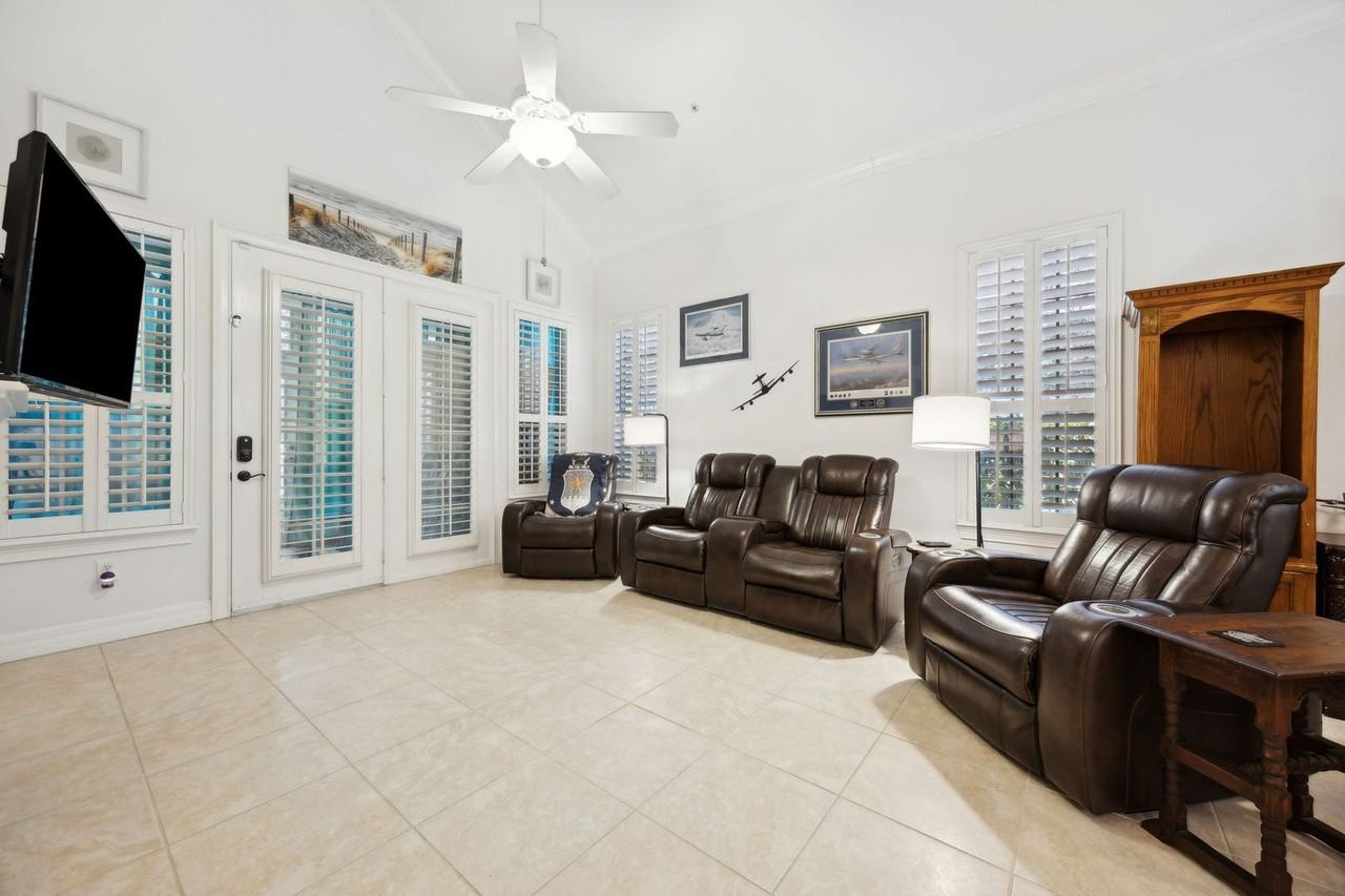 95069 San Remo Dr - Photo 4 of 31