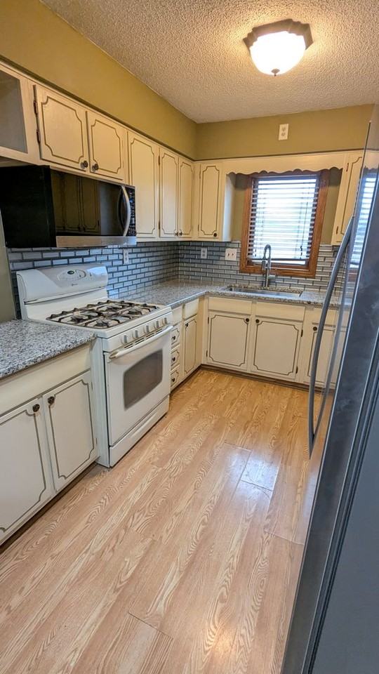 3219 2nd Avenue - Photo 7 of 16