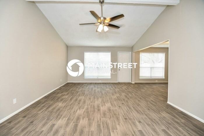 1601 Chapman Dr - Photo 2 of 16