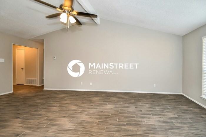 1601 Chapman Dr - Photo 3 of 16