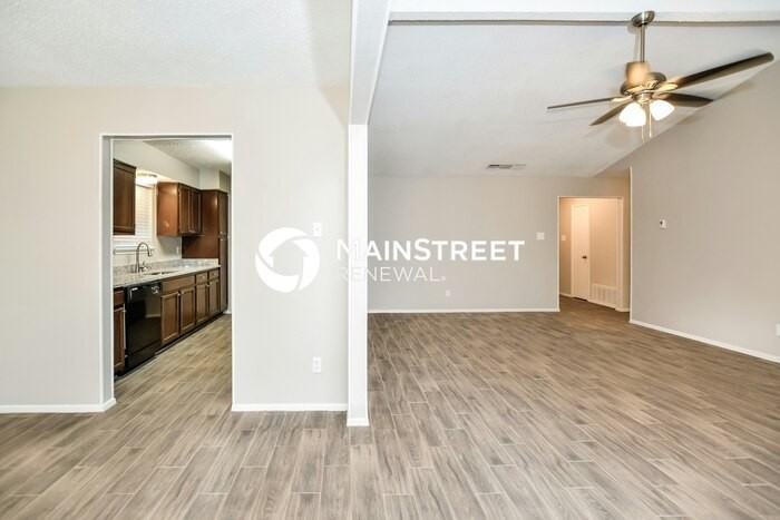 1601 Chapman Dr - Photo 6 of 16