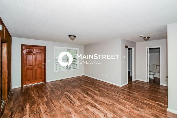 5084 Shady Crest Rd - Photo 3 of 16