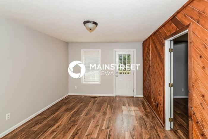 5084 Shady Crest Rd - Photo 4 of 16