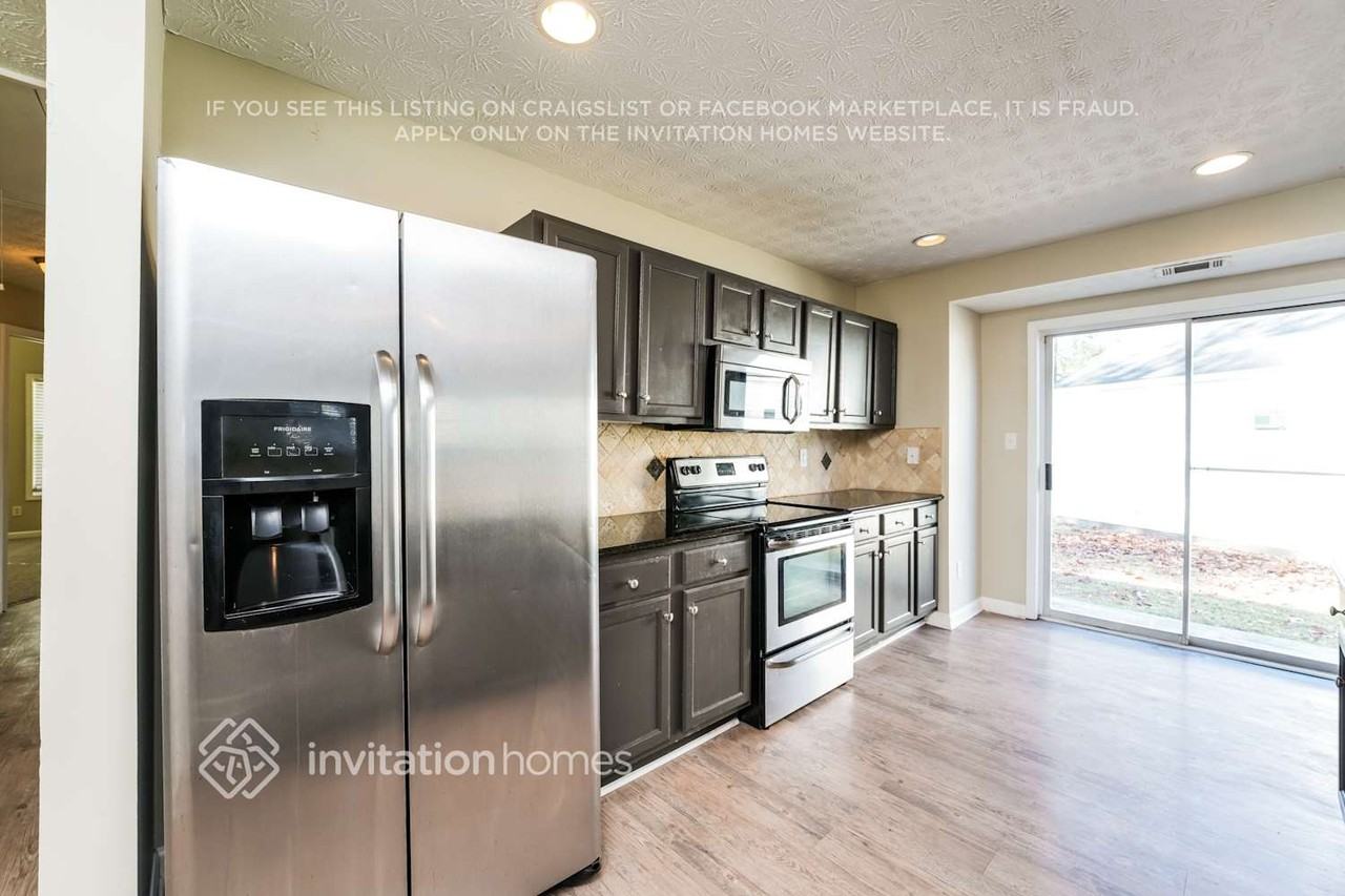 2086 Patterson Park Pl - Photo 5 of 17