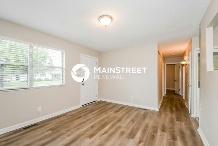 1126 Airglades Dr - Photo 3 of 17