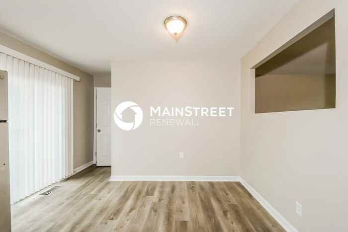 1126 Airglades Dr - Photo 5 of 17