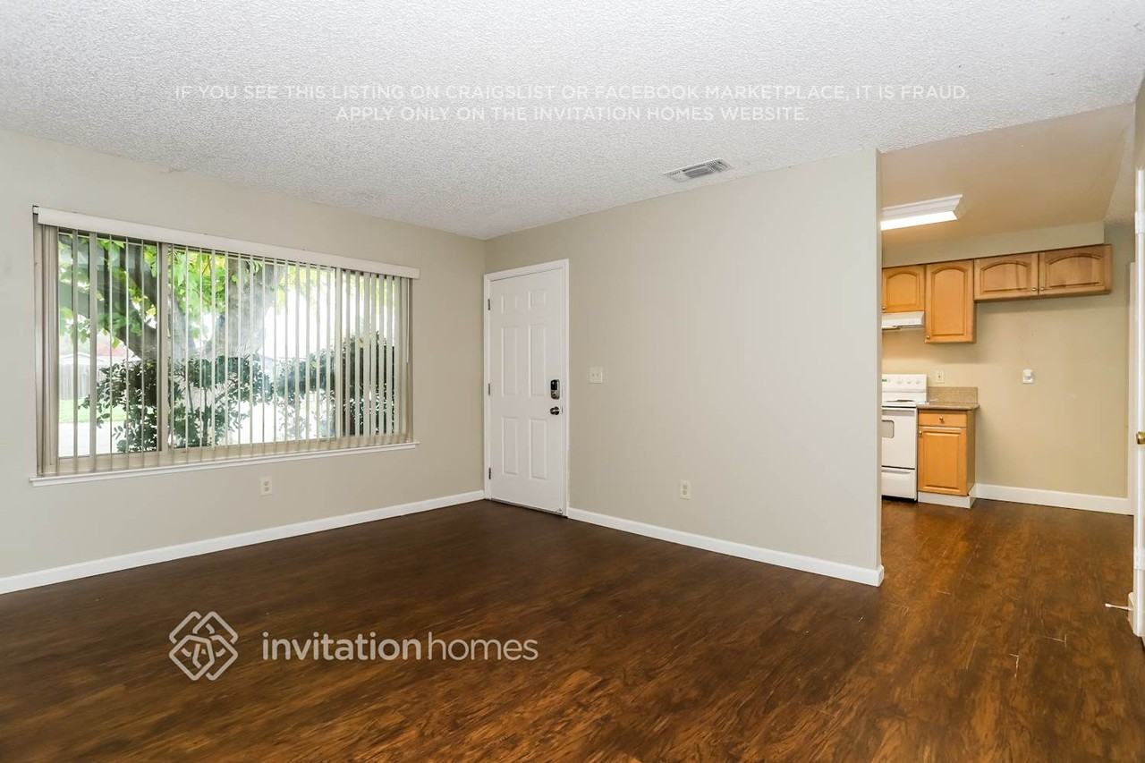 9926 Burline St - Photo 3 of 17