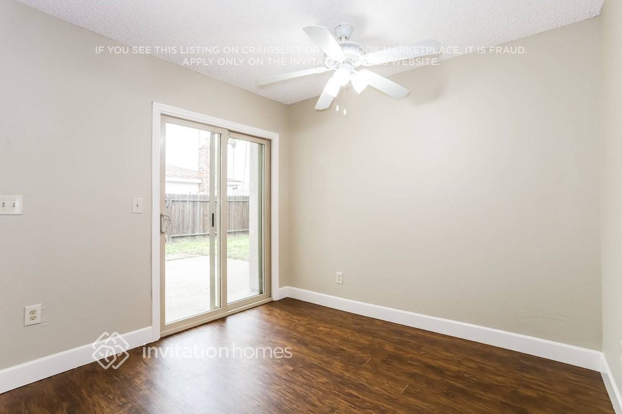 9926 Burline St - Photo 6 of 17