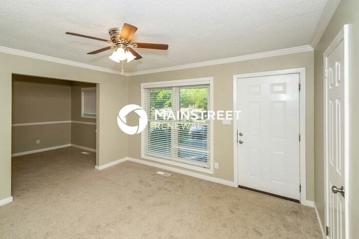 1309 Lake Ln Ne - Photo 2 of 17