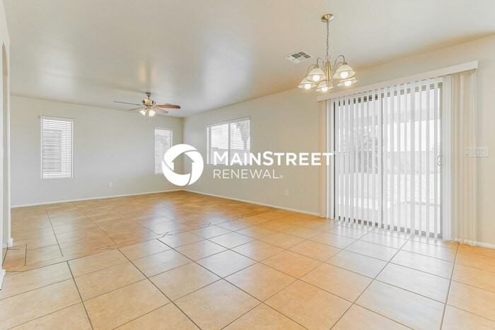 38372 N Amy Ln - Photo 4 of 17