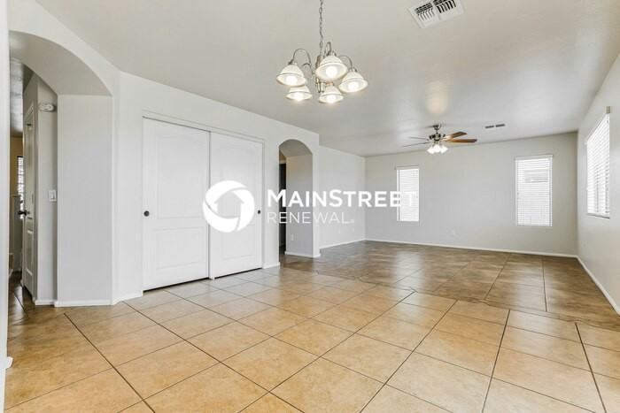 38372 N Amy Ln - Photo 5 of 17