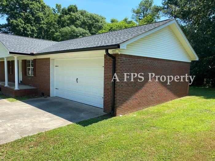 184 Pine Street Southwest - Photo 2 of 30