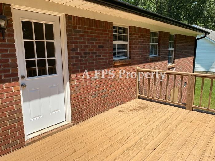 184 Pine Street Southwest - Photo 7 of 30