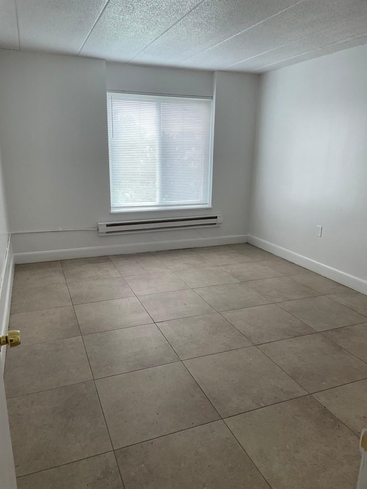 2815 2815 E 130th ST - 201A Small #201ASMALL - Photo 4 of 6