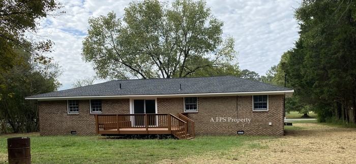 194 Clairmount Drive Southeast - Photo 2 of 20