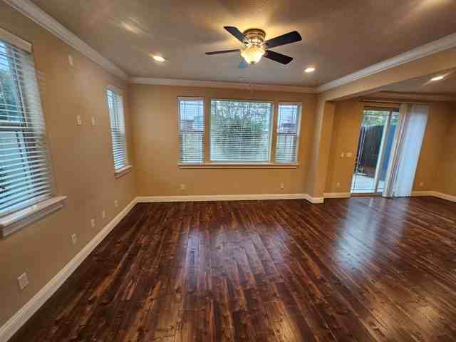 541 Addison Court - Photo 3 of 18