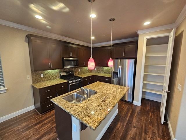 541 Addison Court - Photo 5 of 18