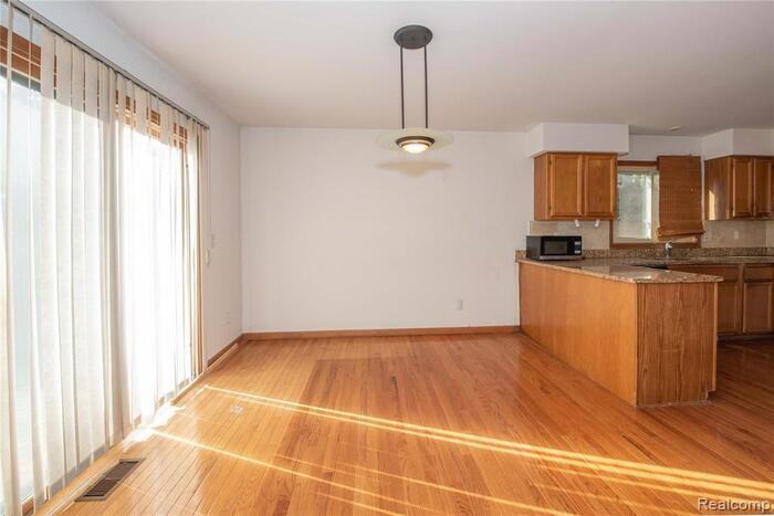 2358 Saffron Court - Photo 5 of 21