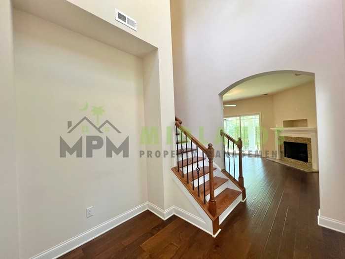 248 Cherokee Pond Ct - Photo 5 of 41