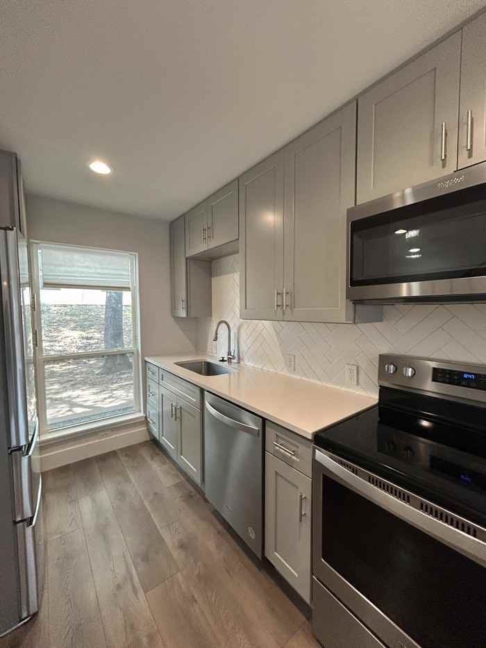 3804 Southway Drive - Photo 2 of 26