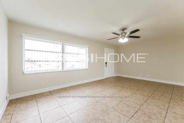 948 Jasmine Street - Photo 5 of 18