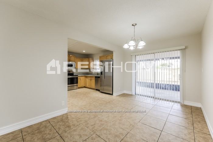 948 Jasmine Street - Photo 6 of 18