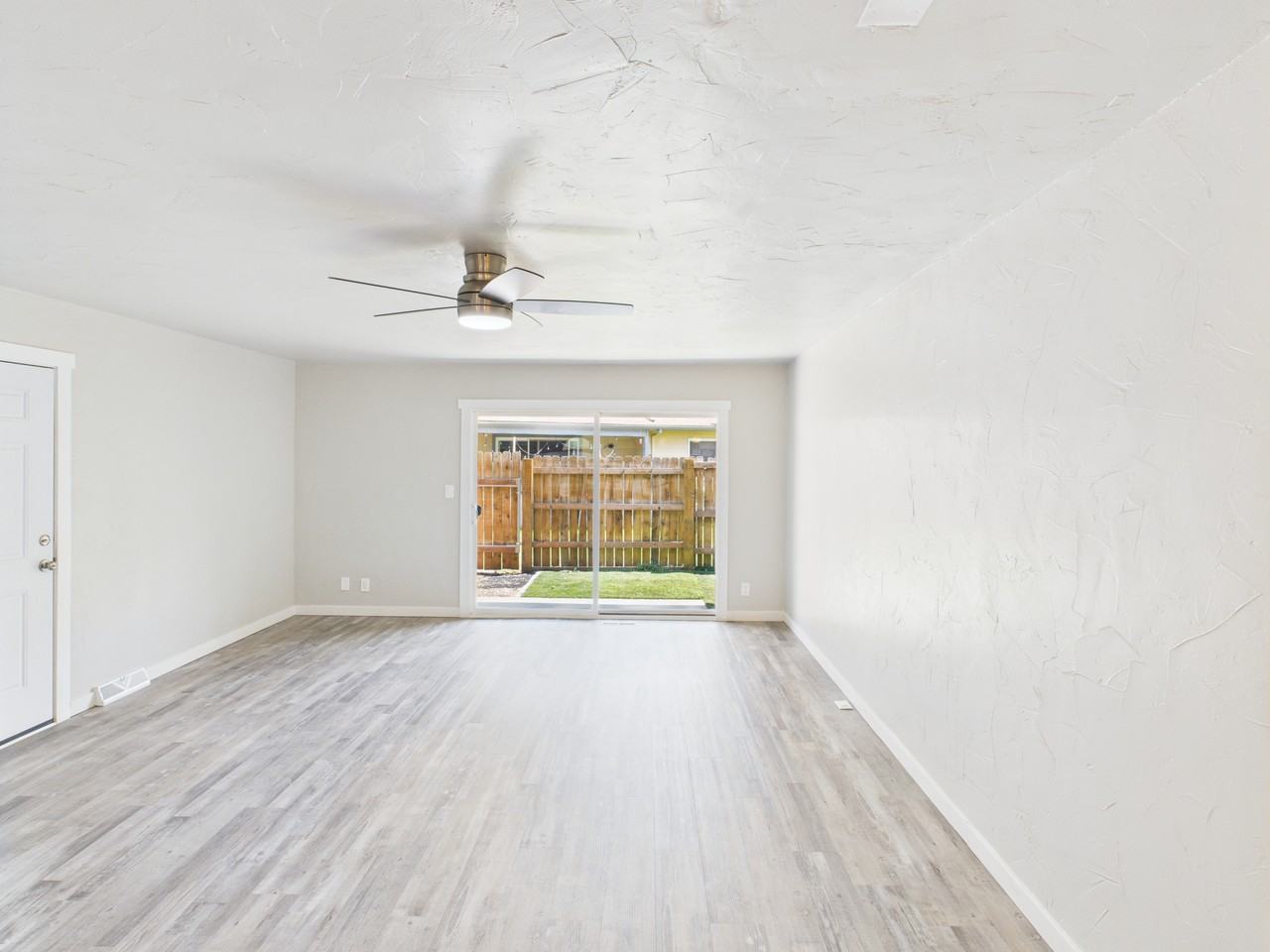 1044 Coronado Parkway South #C - Photo 7 of 31