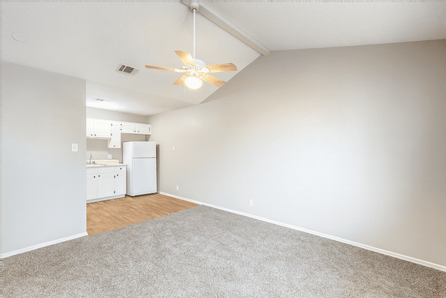 515 Humble Ave #106 - Photo 5 of 13