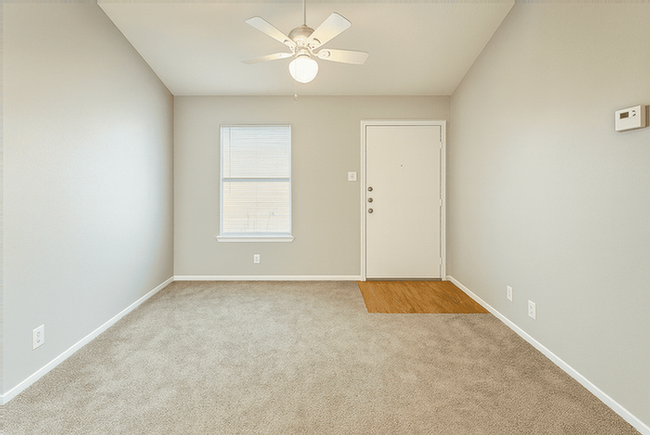 515 Humble Ave #106 - Photo 7 of 13