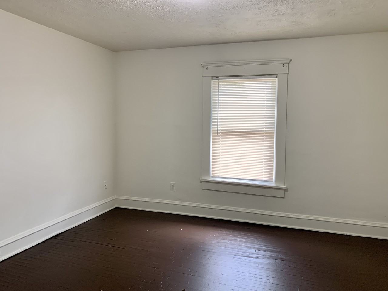 201 Broad Avenue Northwest #NA - Photo 6 of 10