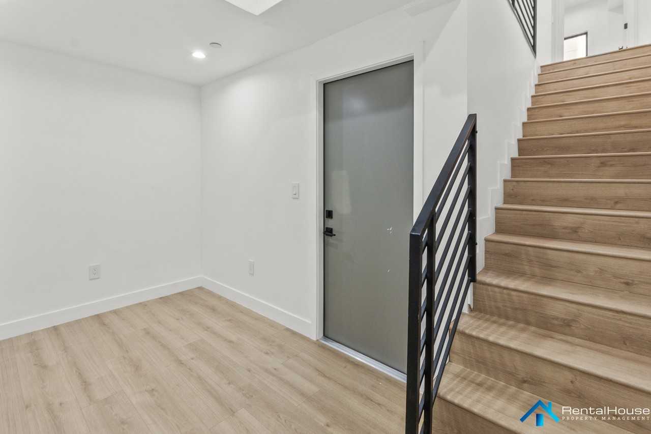 3005 La Paz Drive #A - Photo 6 of 27