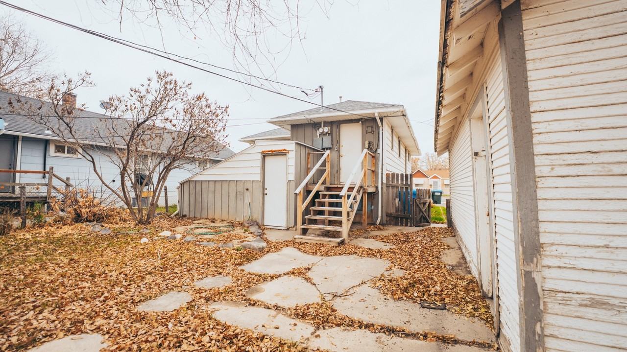 725 N 10th Ave - Photo 4 of 5